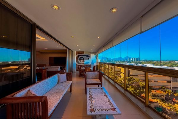 Apartamento a venda no condomínio Royal Blue, Barra da Tijuca