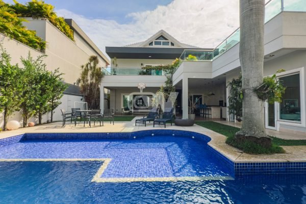 Casa à venda no condomínio Alphaville, Barra da Tijuca